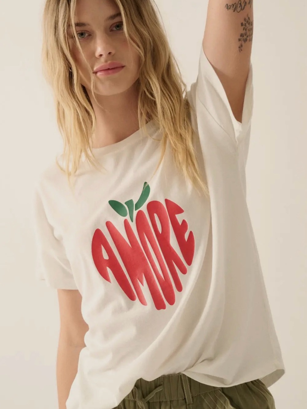 Amore Graphic Apple Tee White Short Sleeve T-Shirt Size Large - Picture 3 of 15